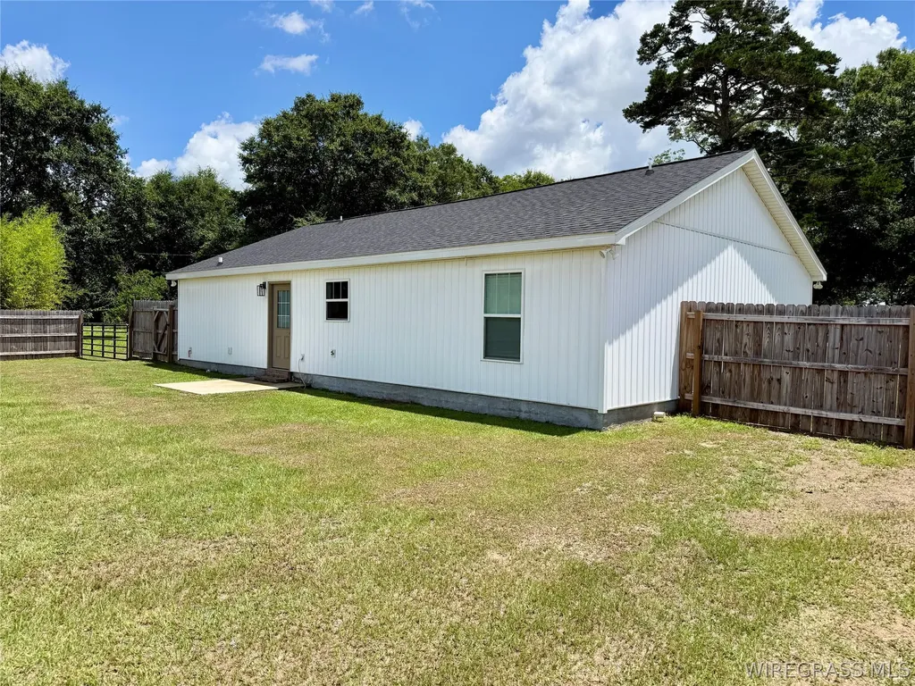 263 Peacock Circle Hartford AL 36344