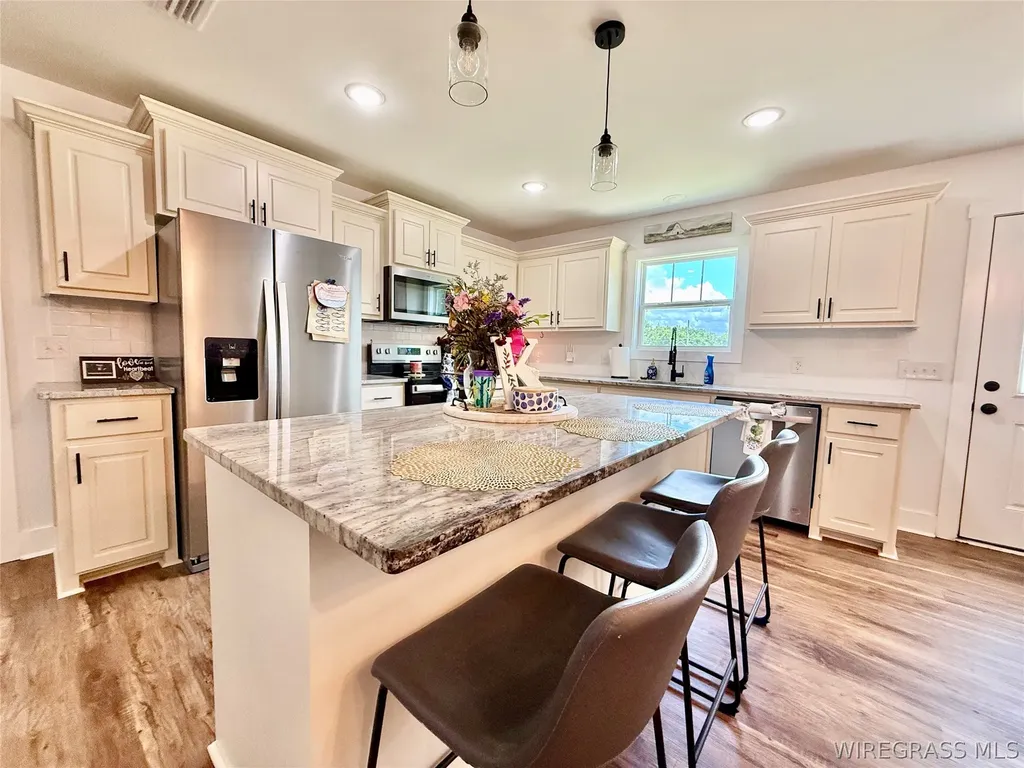 263 Peacock Circle Hartford AL 36344
