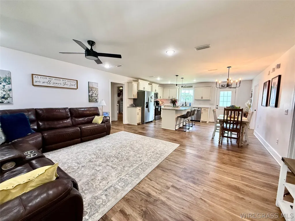 263 Peacock Circle Hartford AL 36344