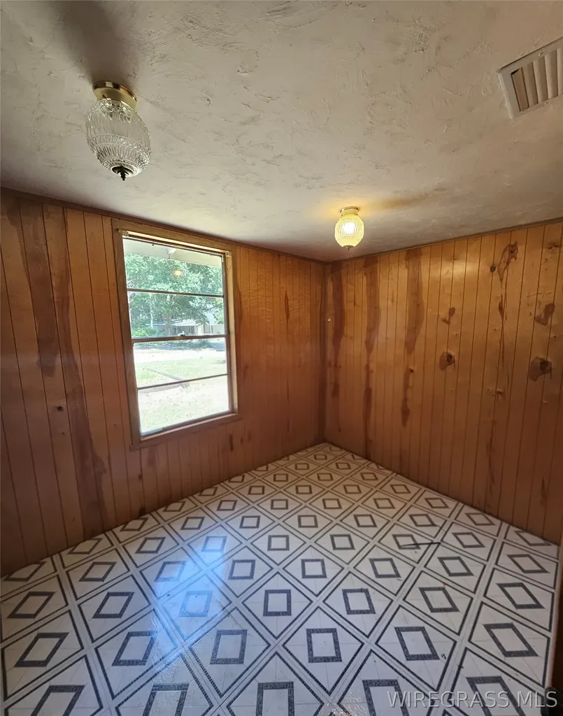 314 E Smith Avenue Geneva AL 36340