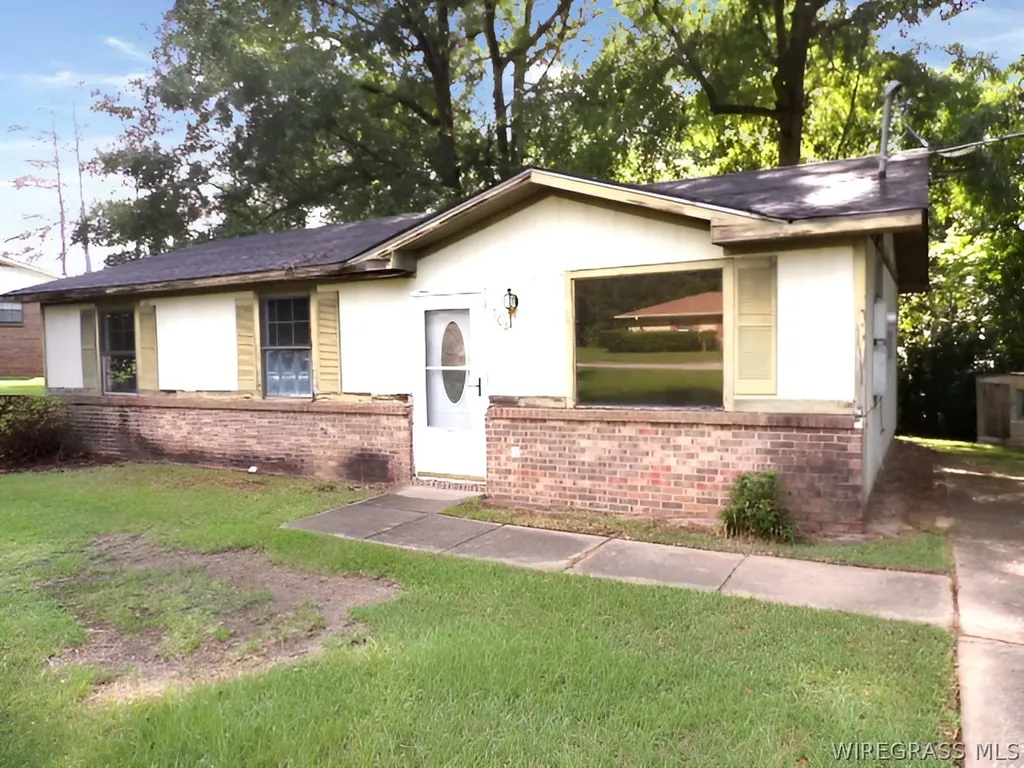 304 Arrowhead Drive Troy AL 36081