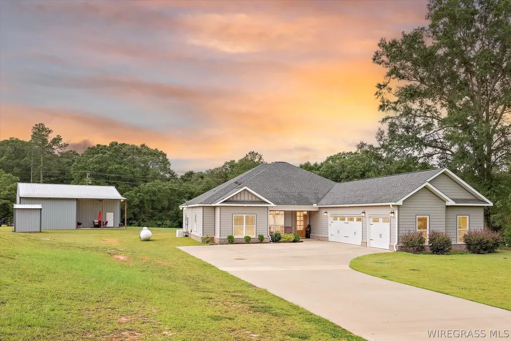 1207 County Road 1 Daleville AL 36322