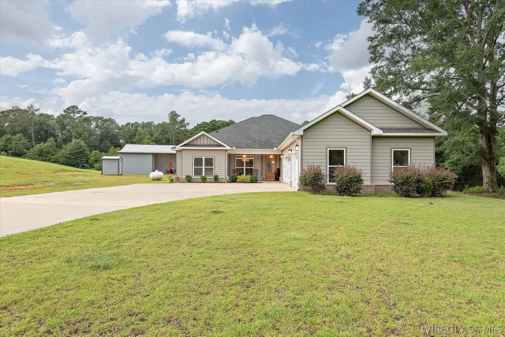 1207 County Road 1 Daleville AL 36322