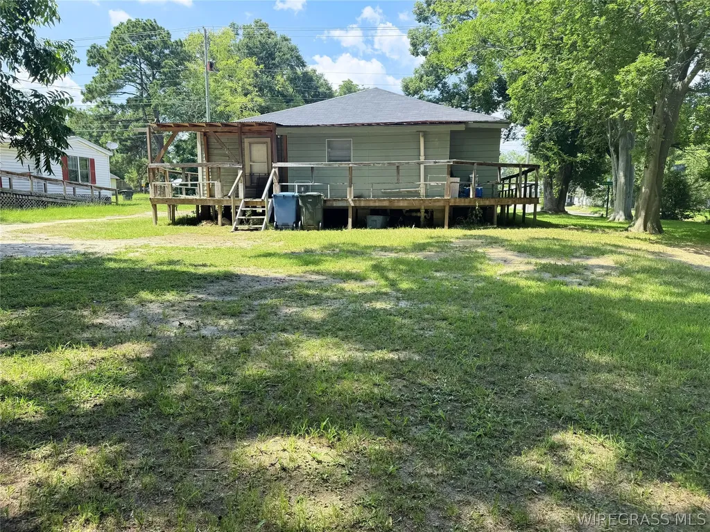 1378 E Burdeshaw Street Dothan AL 36303