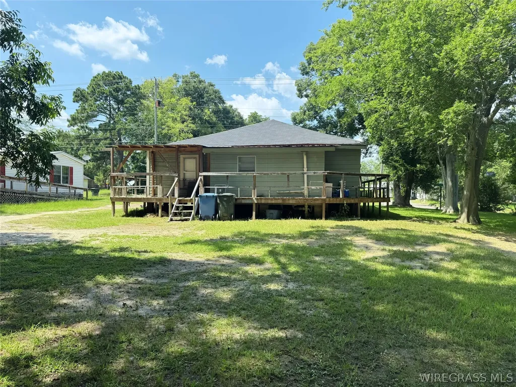 1378 E Burdeshaw Street Dothan AL 36303