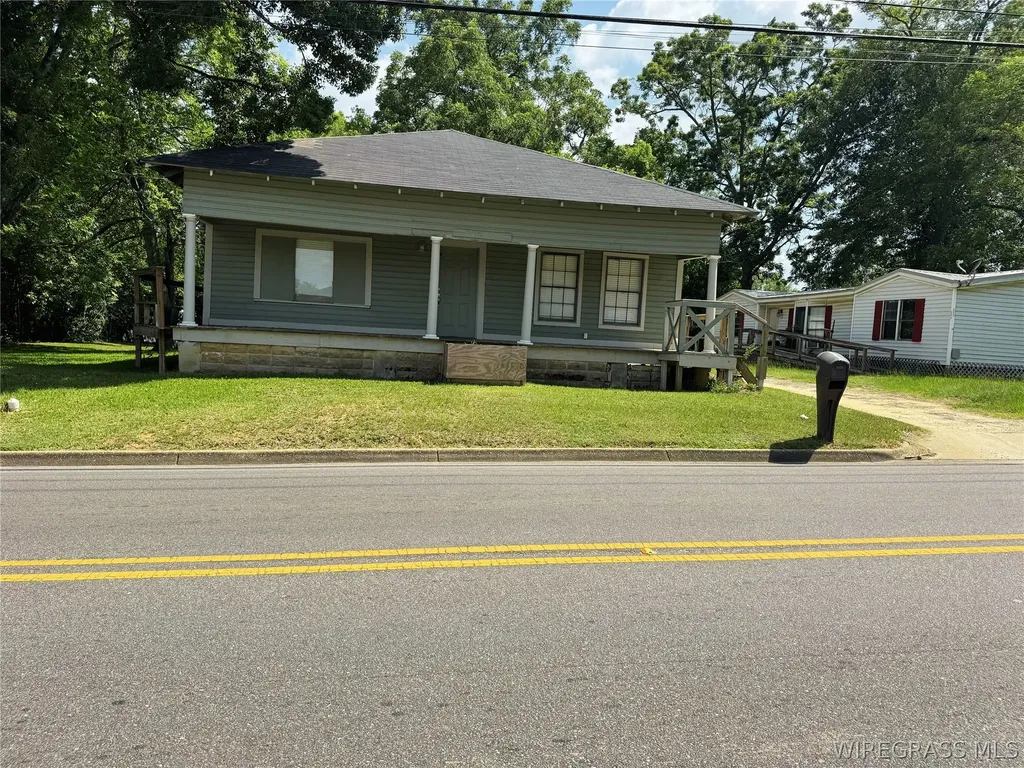 1378 E Burdeshaw Street Dothan AL 36303