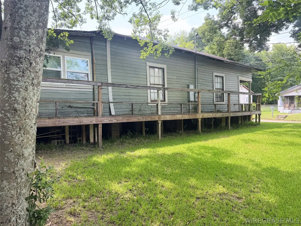 1378 E Burdeshaw Street Dothan AL 36303