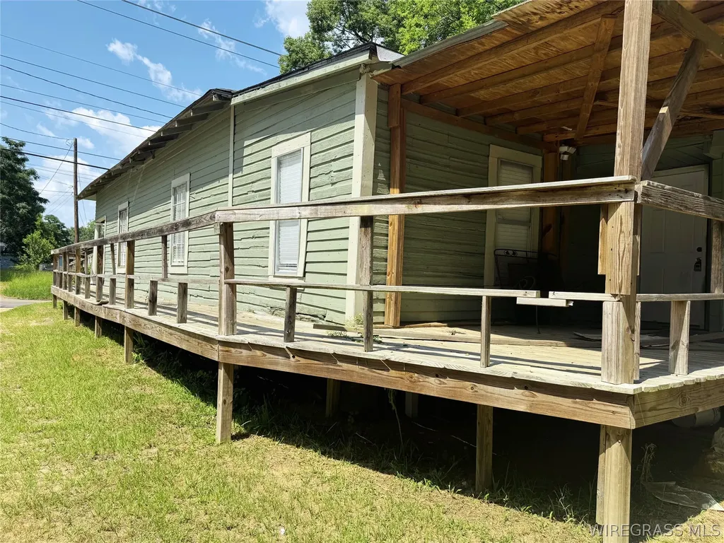 1378 E Burdeshaw Street Dothan AL 36303