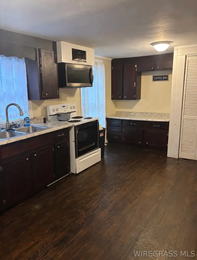 405 N 3rd Avenue Hartford AL 36344