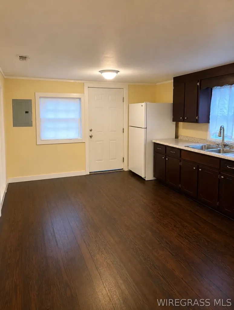 405 N 3rd Avenue Hartford AL 36344
