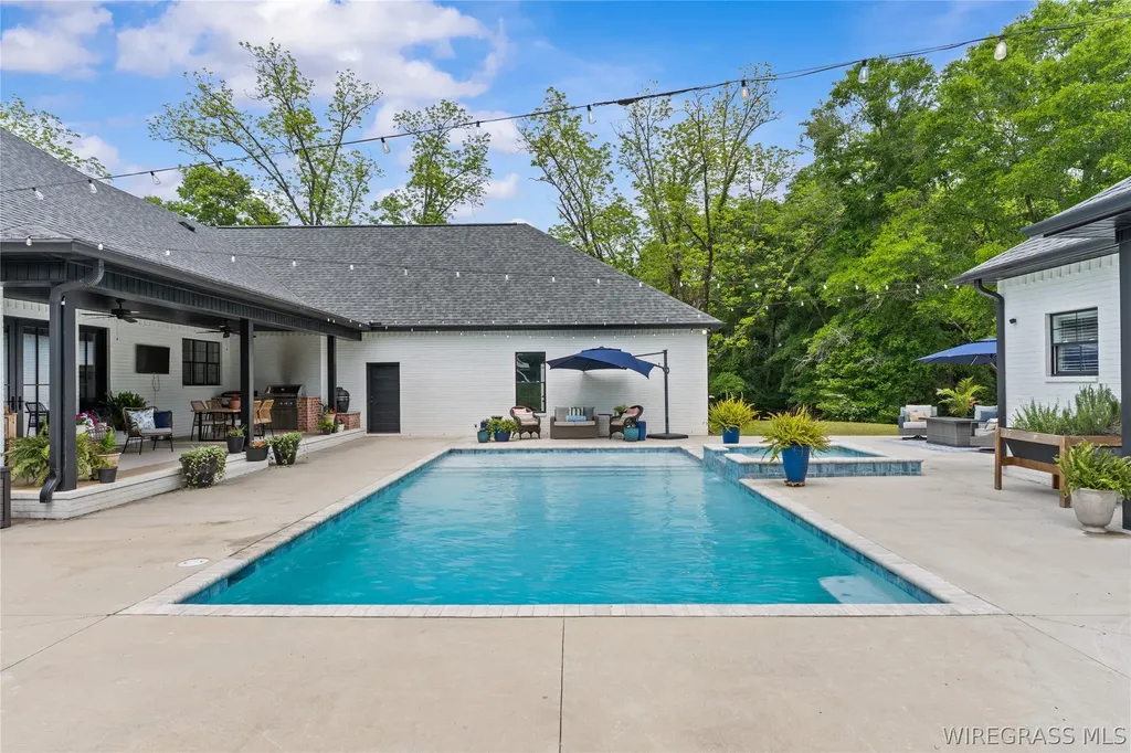 1601 Spring Street Newton AL 36352