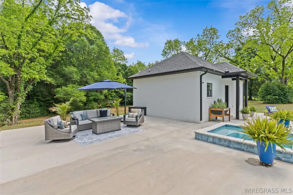 1601 Spring Street Newton AL 36352