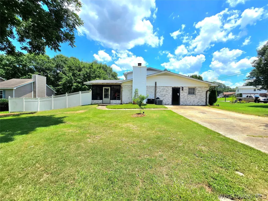 118 Iroquois Road Enterprise AL 36330