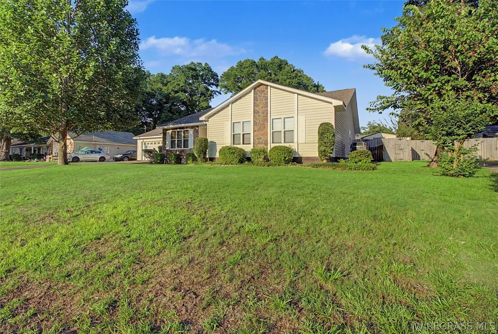 108 Wildwood Drive Enterprise AL 36330