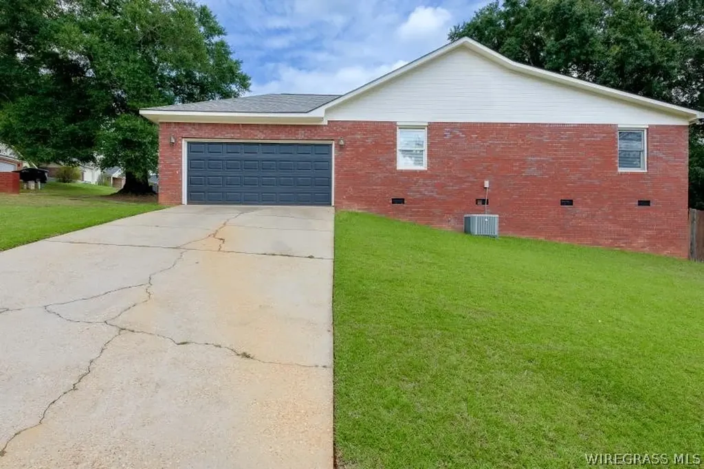 2804 Partridge Lane Enterprise AL 36330