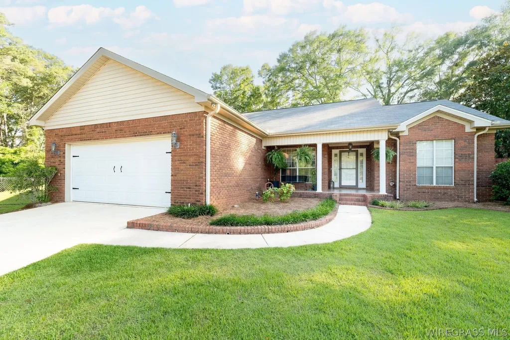 122 Sioux Street Enterprise AL 36330