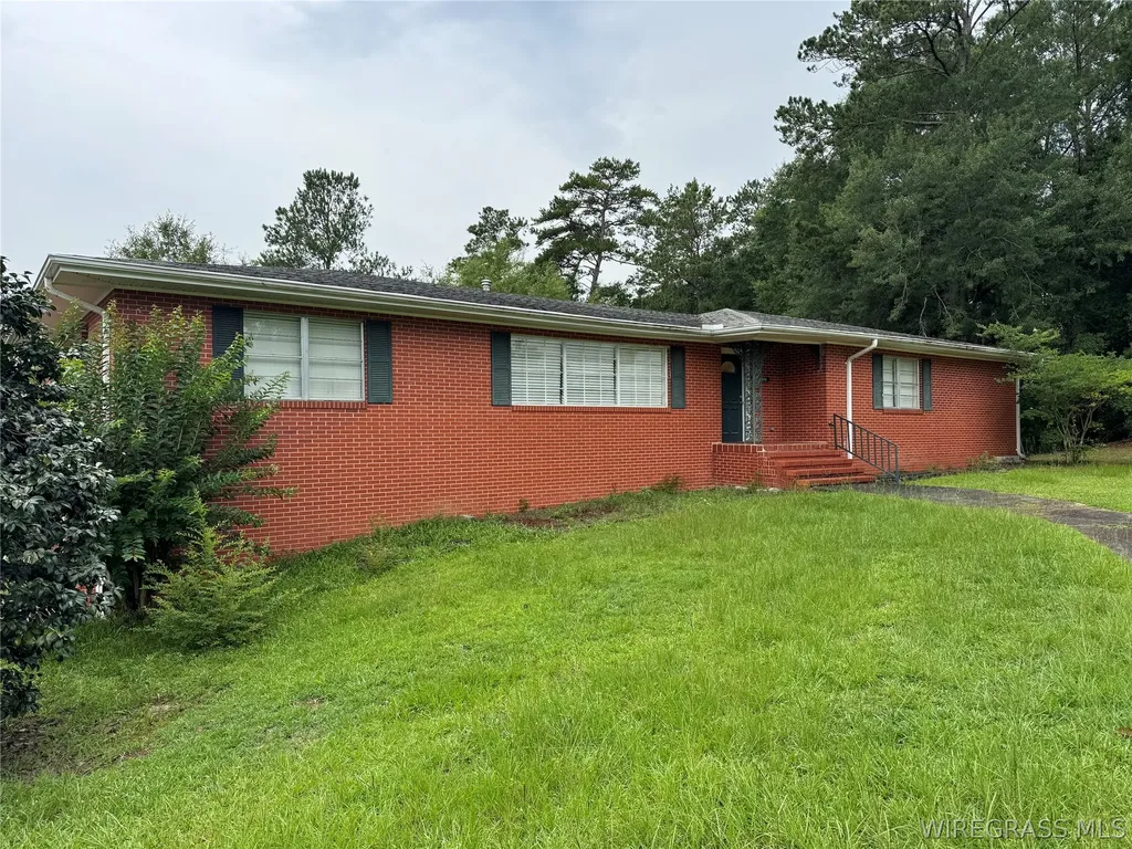 574 Davis Street E Elba AL 36323