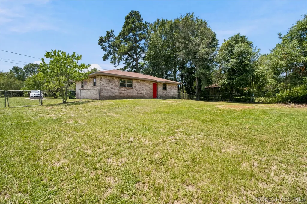 221 Thornwood Drive Ozark AL 36360