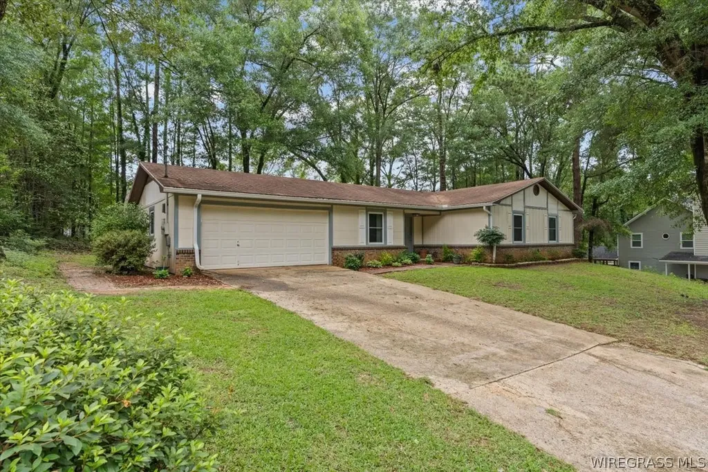 317 Ridgeway Drive Enterprise AL 36330