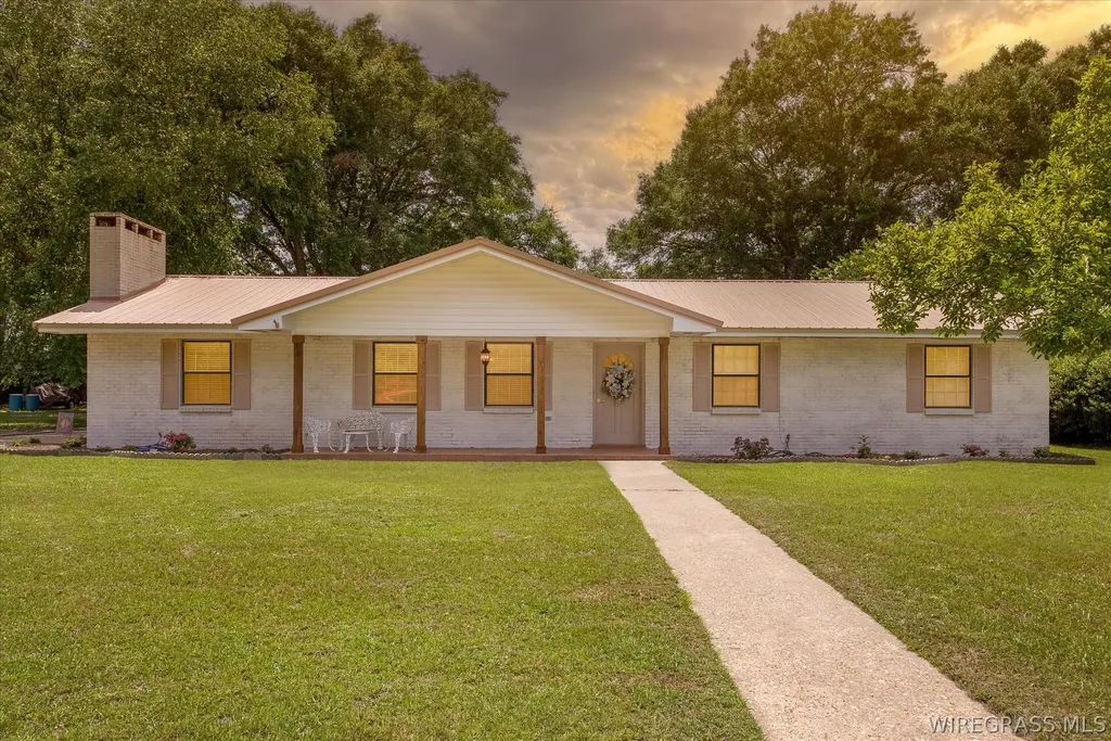 1107 N Trinity Street Geneva AL 36340