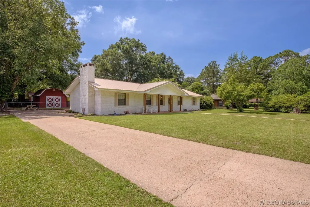 1107 N Trinity Street Geneva AL 36340
