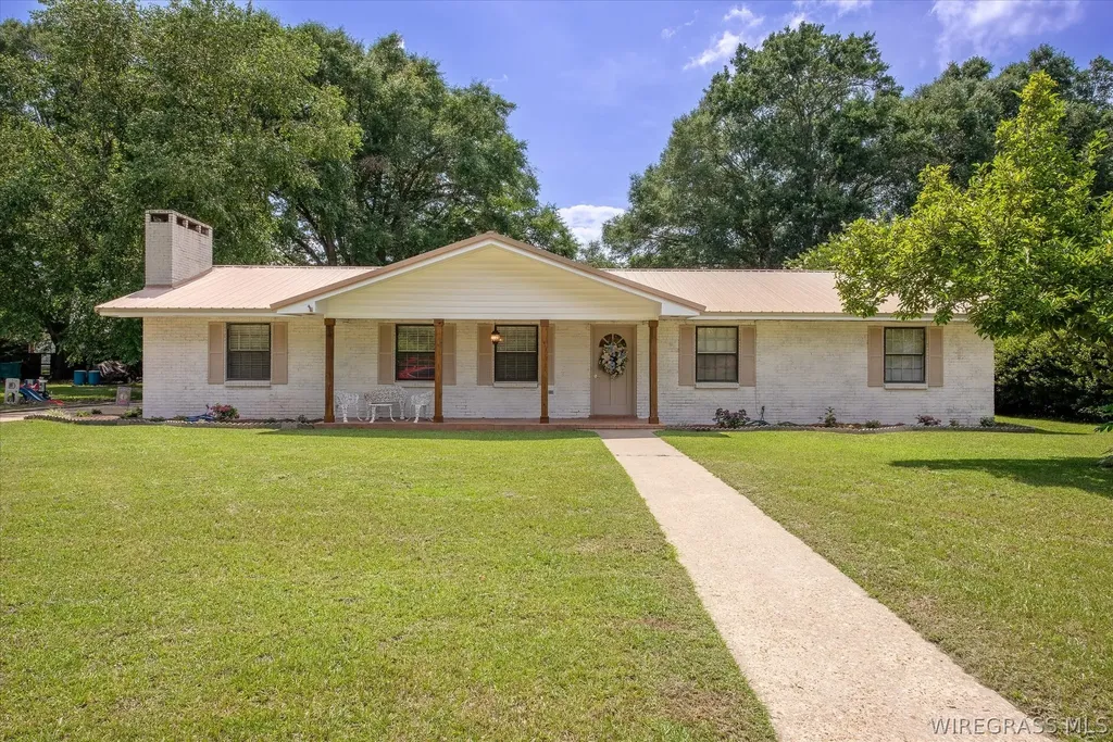 1107 N Trinity Street Geneva AL 36340