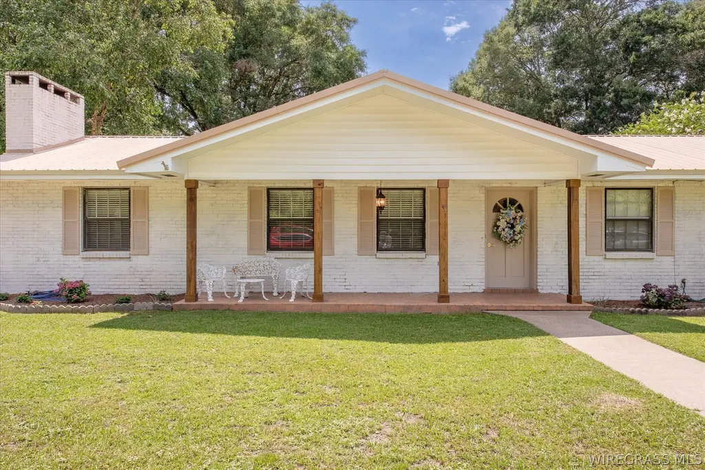 1107 N Trinity Street Geneva AL 36340
