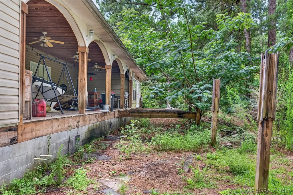 27207 Canoe Road Andalusia AL 36421