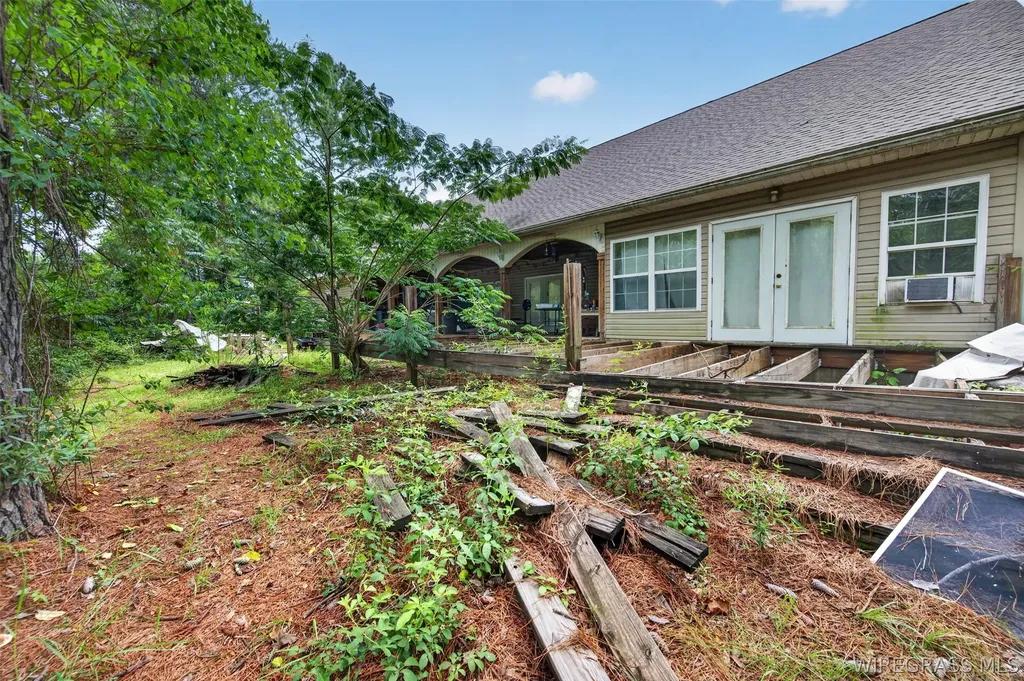 27207 Canoe Road Andalusia AL 36421