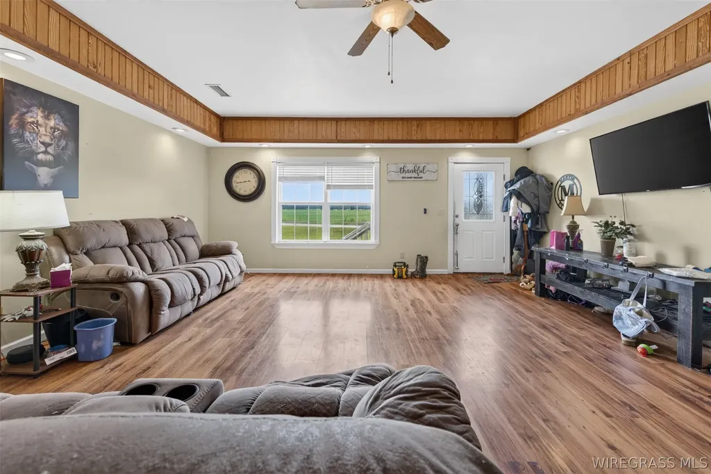 27207 Canoe Road Andalusia AL 36421