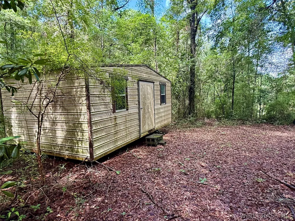 22 Private Road 1702 Daleville AL 36322