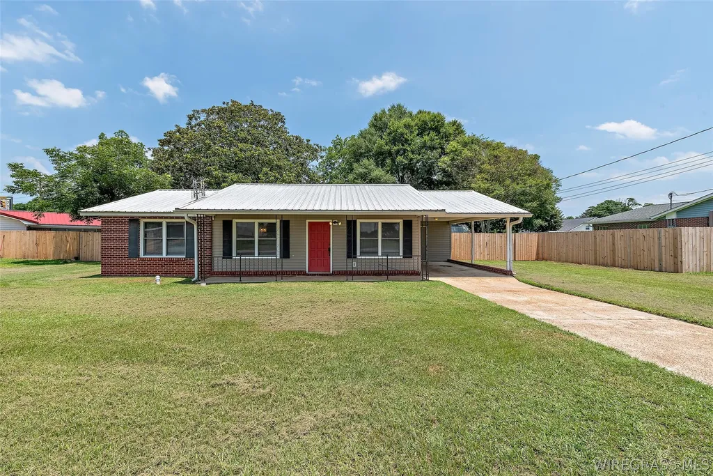 3 Holman Street Daleville AL 36322