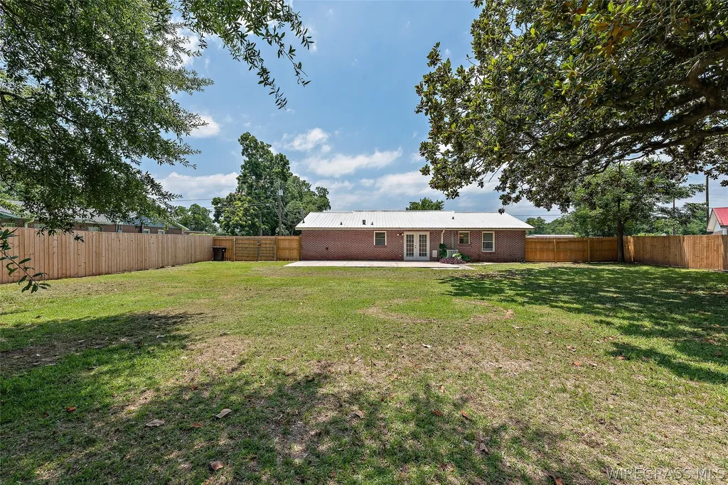 3 Holman Street Daleville AL 36322