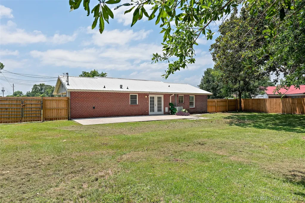 3 Holman Street Daleville AL 36322