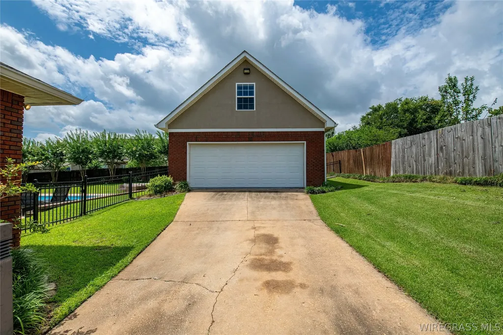 108 Frisco Lane Enterprise AL 36330