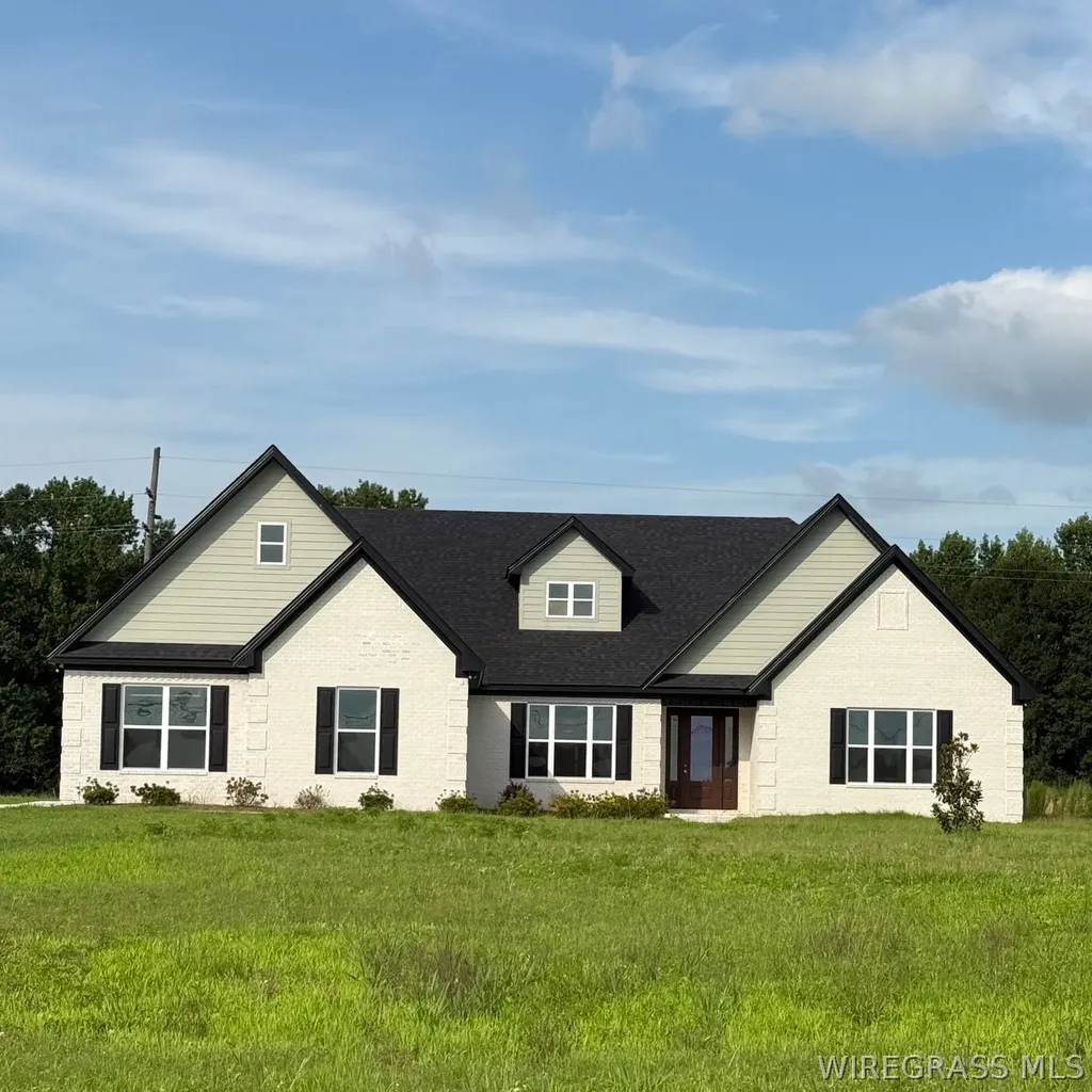 689 S Highway 103 Slocomb AL 36375
