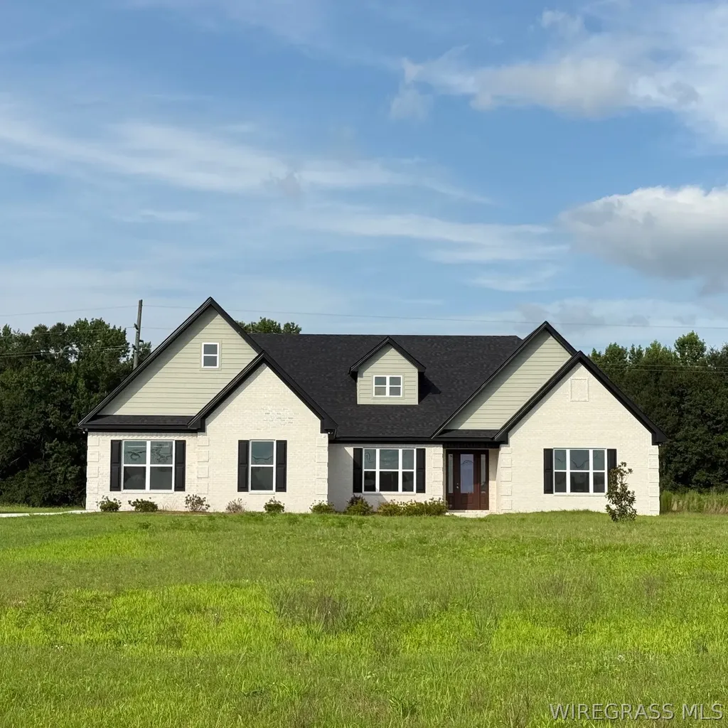 689 S Highway 103 Slocomb AL 36375