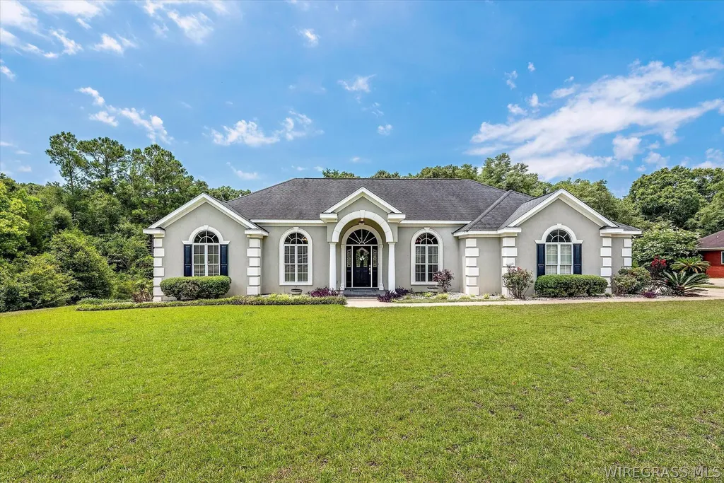 108 Stonegate Road Headland AL 36345