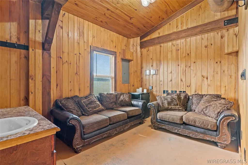 9 County Road 517 Elba AL 36323