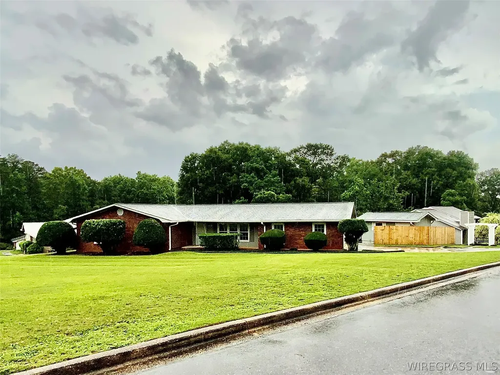 123 W Emerald Drive Enterprise AL 36330