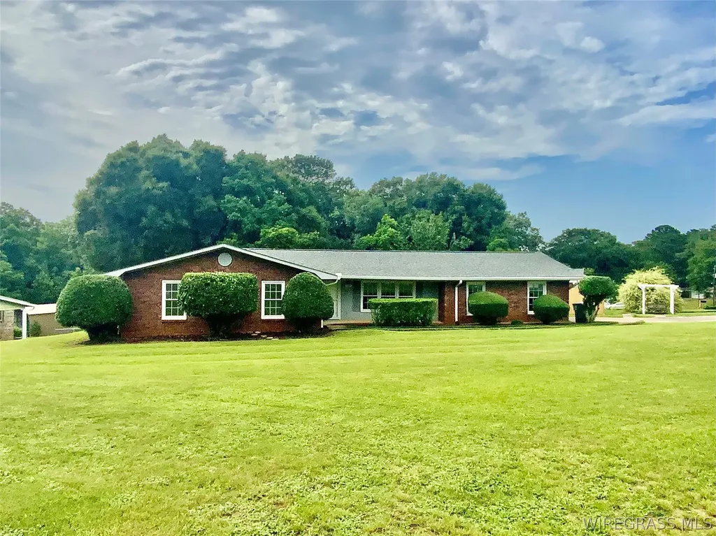 123 W Emerald Drive Enterprise AL 36330