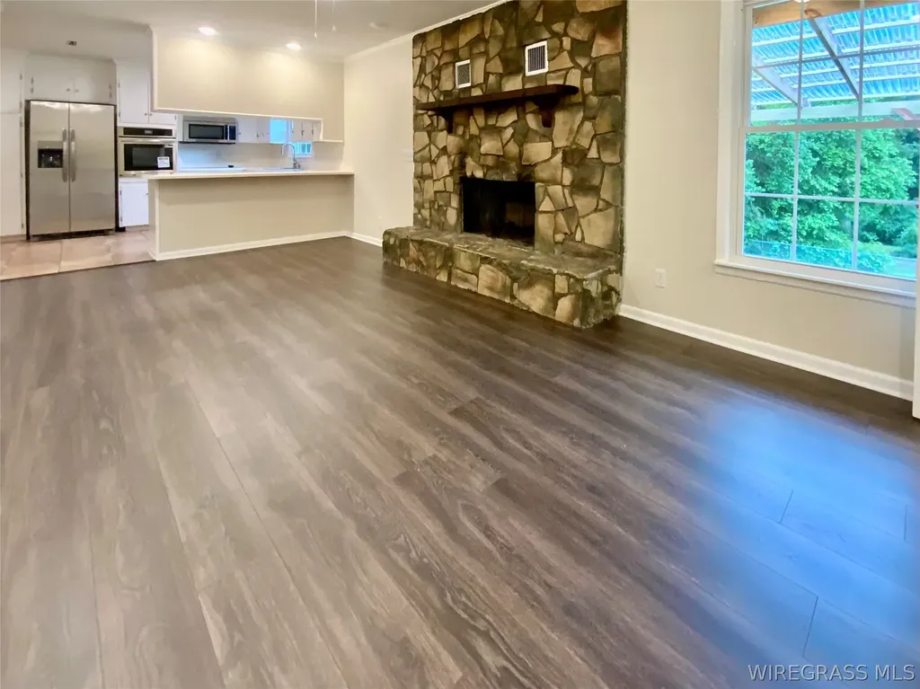 123 W Emerald Drive Enterprise AL 36330