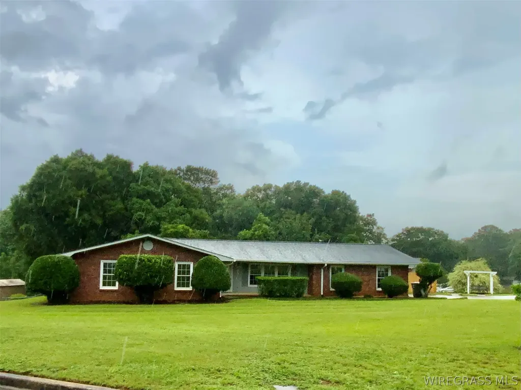 123 W Emerald Drive Enterprise AL 36330