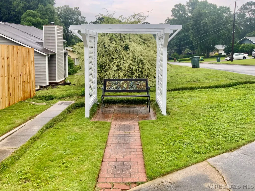 123 W Emerald Drive Enterprise AL 36330