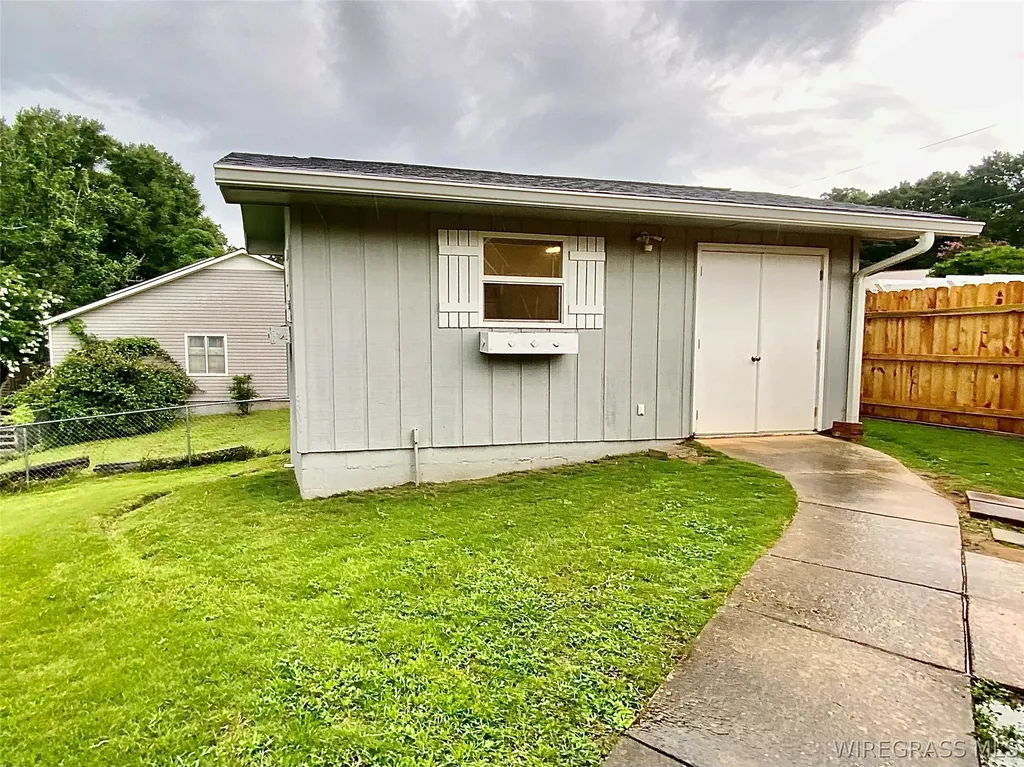 123 W Emerald Drive Enterprise AL 36330