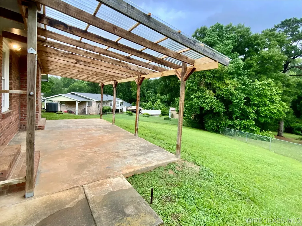 123 W Emerald Drive Enterprise AL 36330