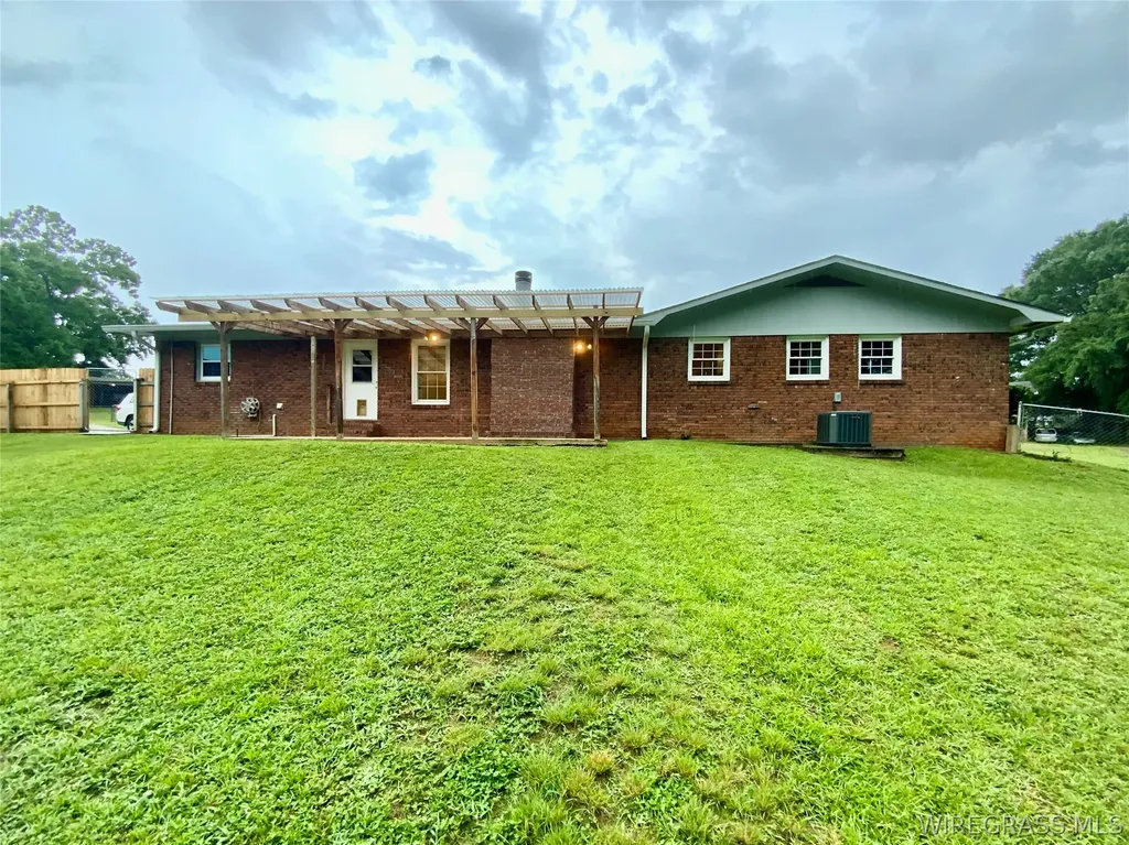 123 W Emerald Drive Enterprise AL 36330