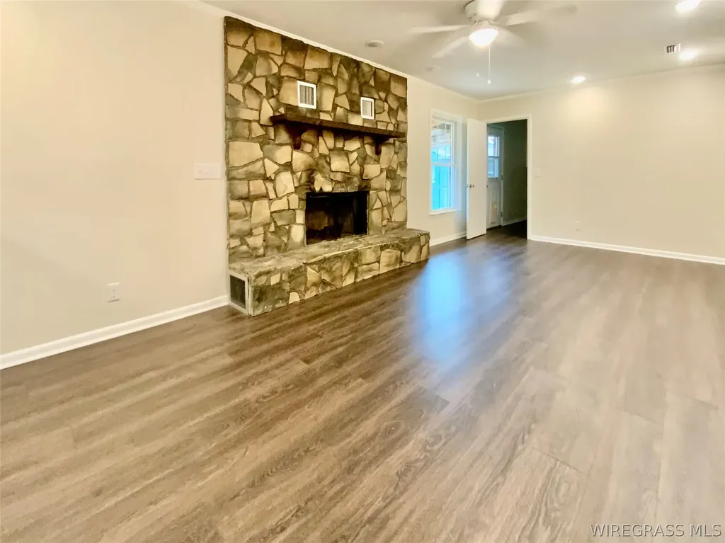 123 W Emerald Drive Enterprise AL 36330