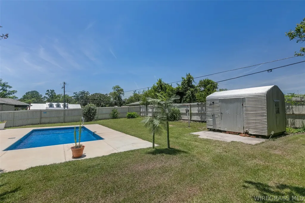 103 Main Street Ashford AL 36312
