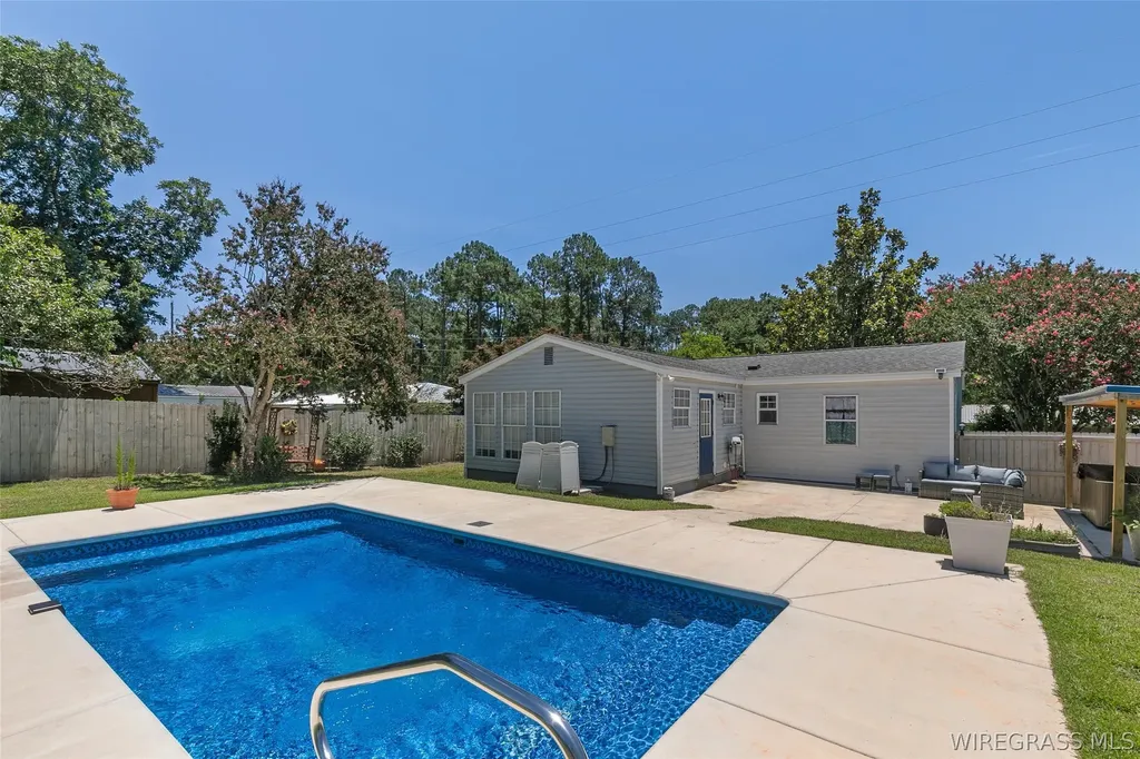 103 Main Street Ashford AL 36312